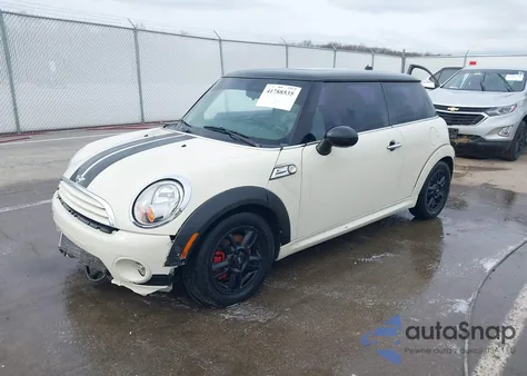 2011 Mini Cooper из США, поврежденный, VIN WMWSU3C52BT092653